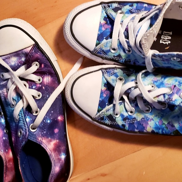 🌼🌺🌸basically new. Chucks❤️❤️ both EACH■■■■■ for sale SEPARATE 🛍🛍 - Picture 11 of 12